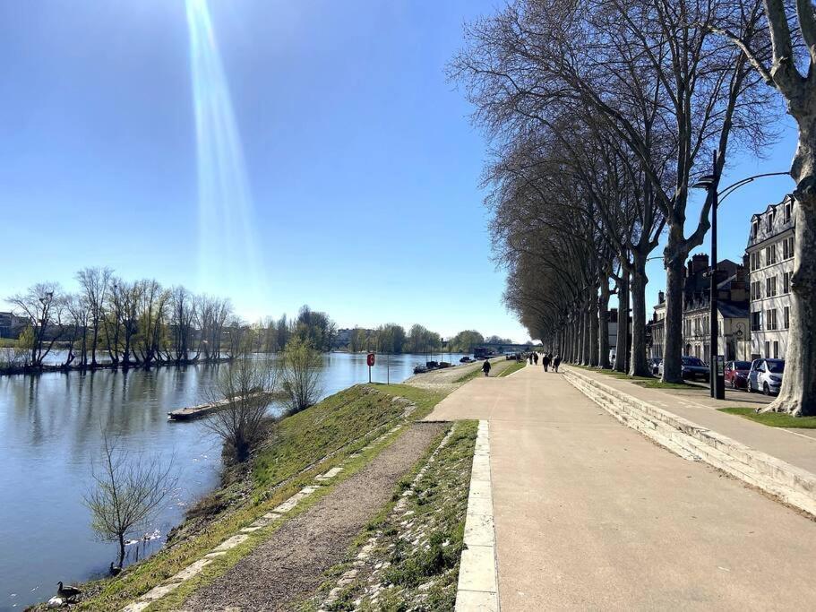 Studio Coeur De Ville Proche Bords De Loire Orleans Exterior photo